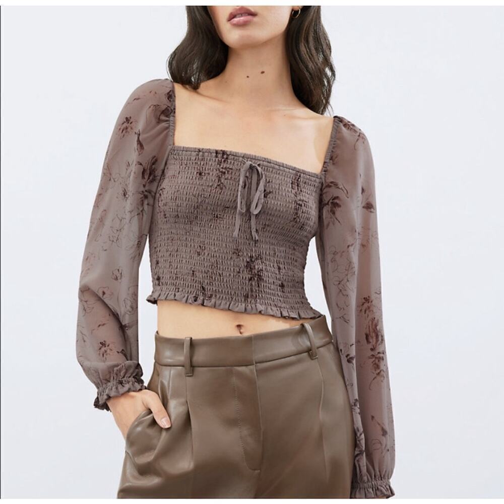 Wilfred Aritzia Wilfred Saga Prairie Blouse Smocked Floral Cropped Crop Medium - Picture 2 of 8